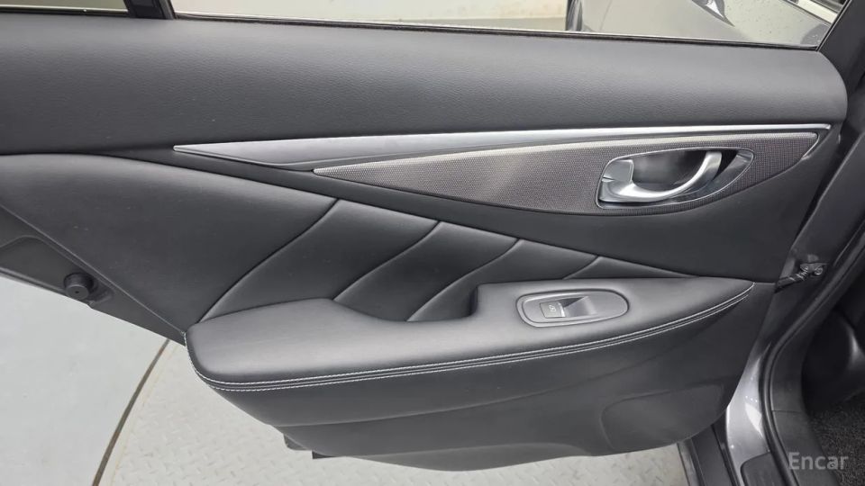 Infiniti Q50