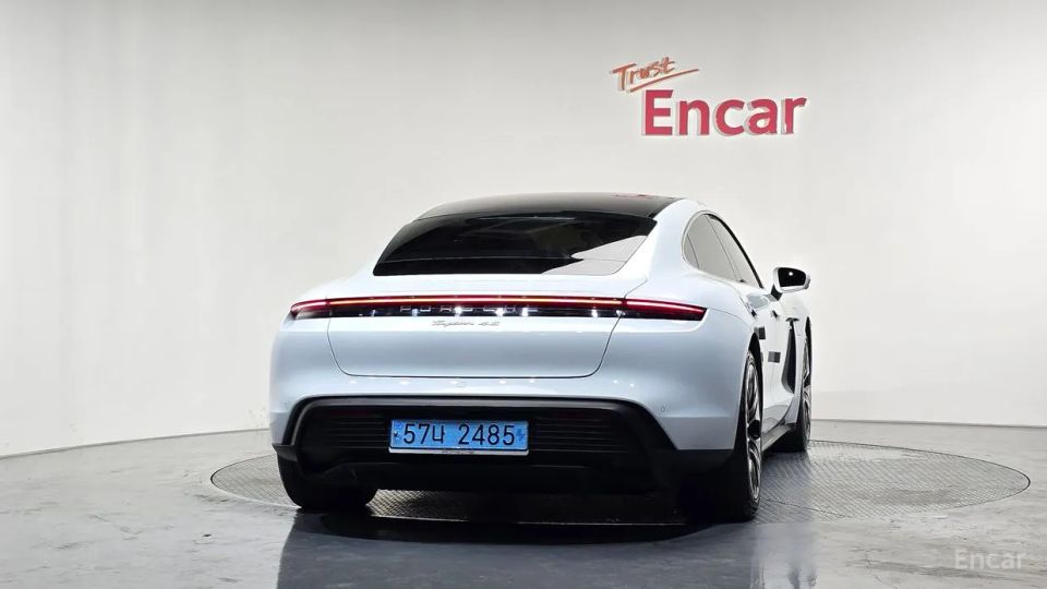 Porsche Taycan