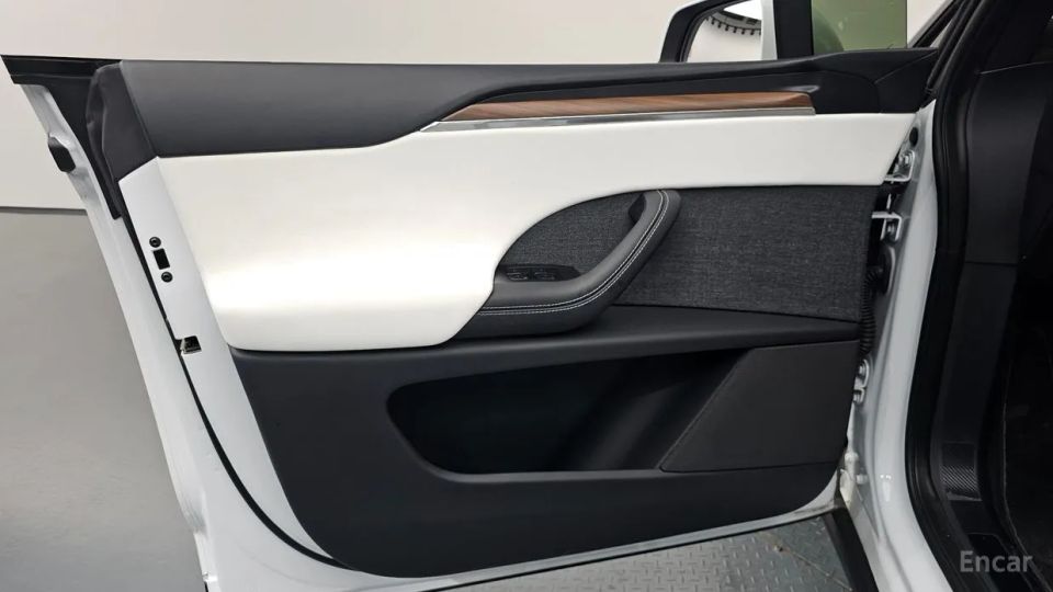 Tesla model-x