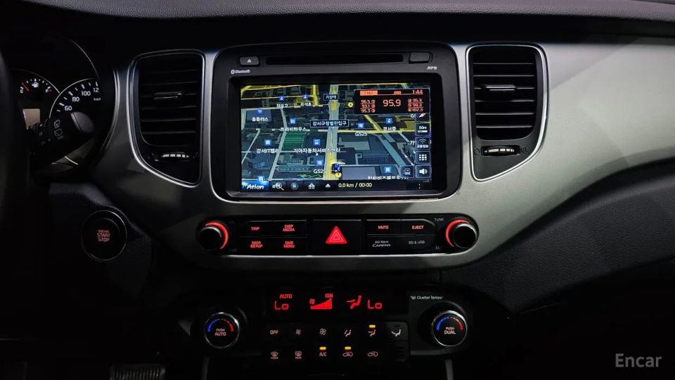 Kia Carens