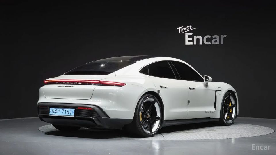 Porsche Taycan