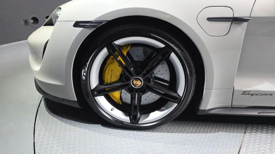 Porsche Taycan