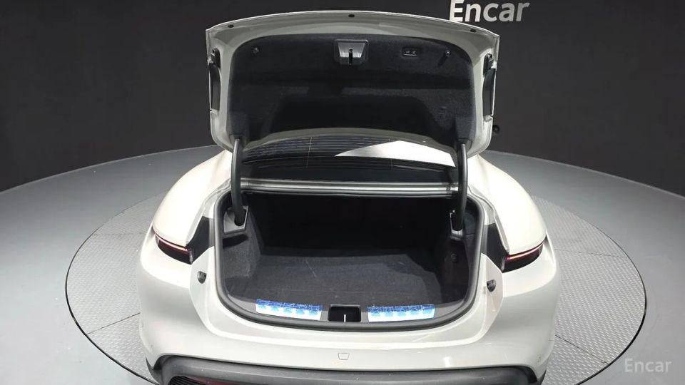 Porsche Taycan
