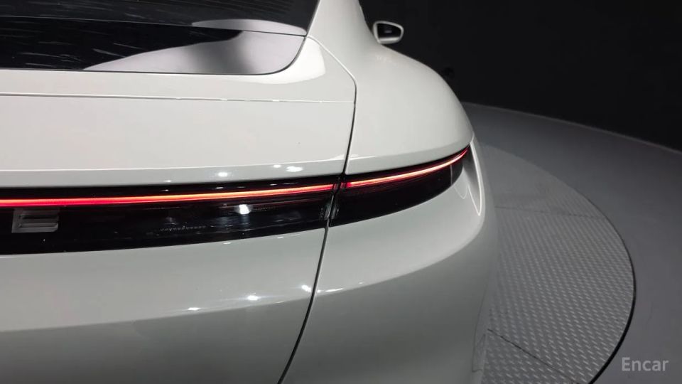 Porsche Taycan