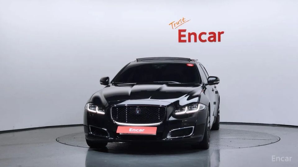 Jaguar XJ
