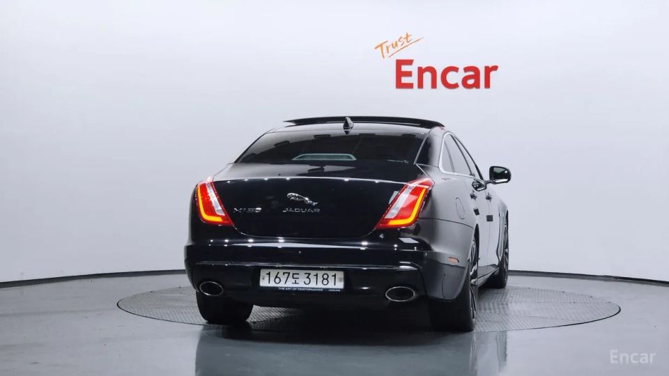 Jaguar XJ