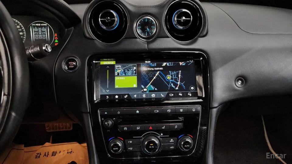 Jaguar XJ
