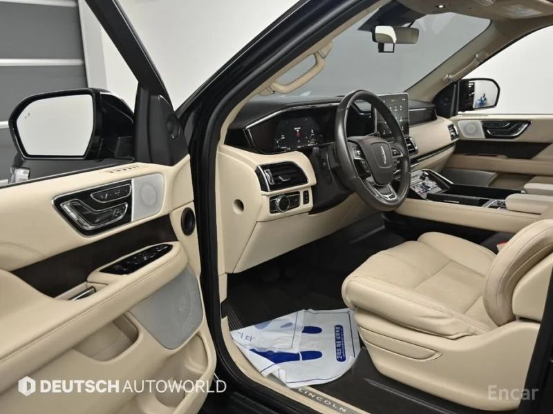 Lincoln Navigator