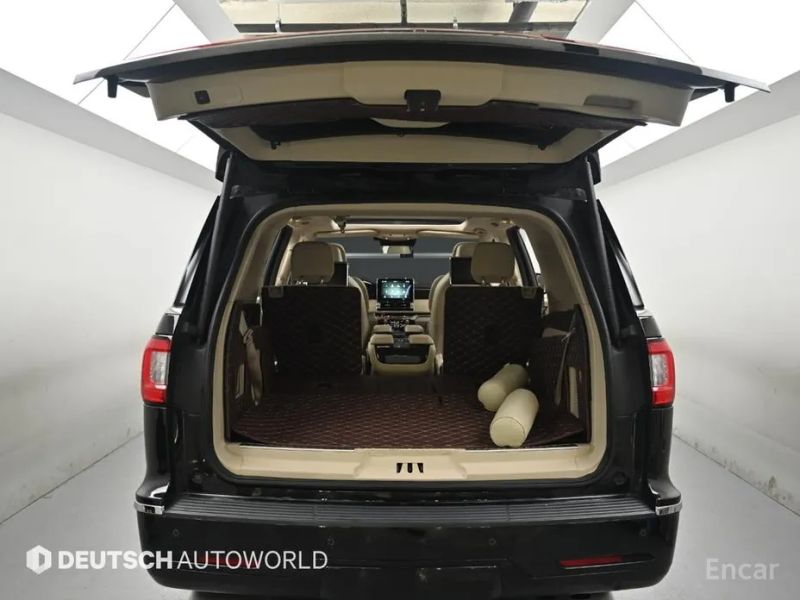 Lincoln Navigator