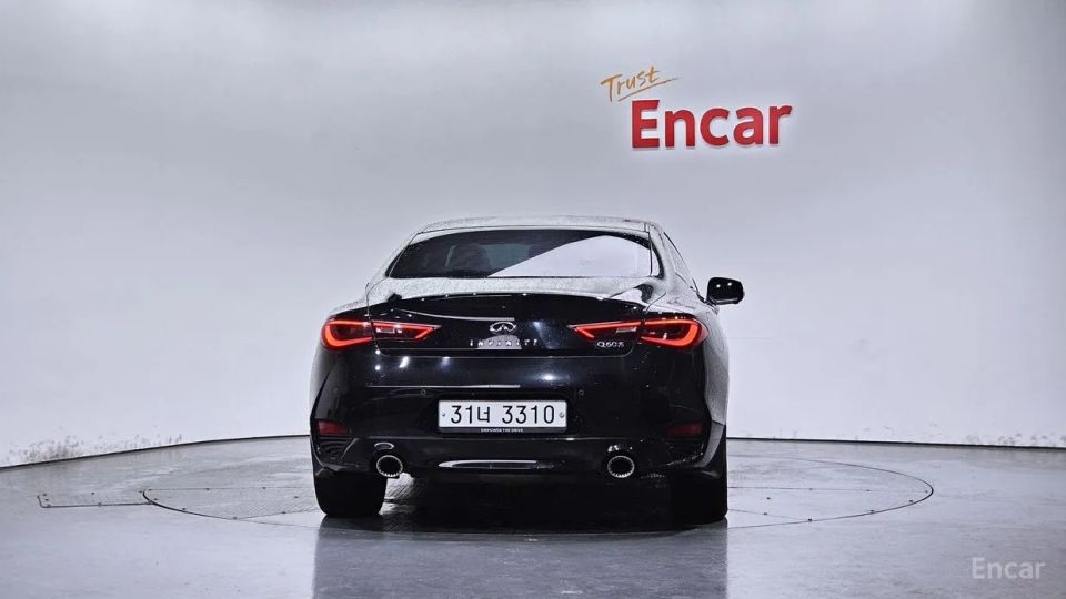 Infiniti Q60
