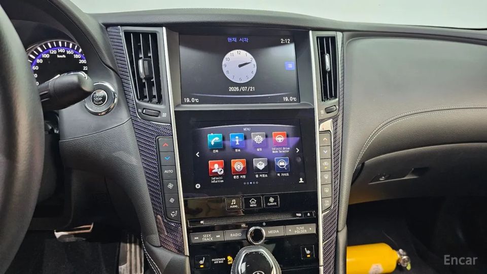 Infiniti Q60