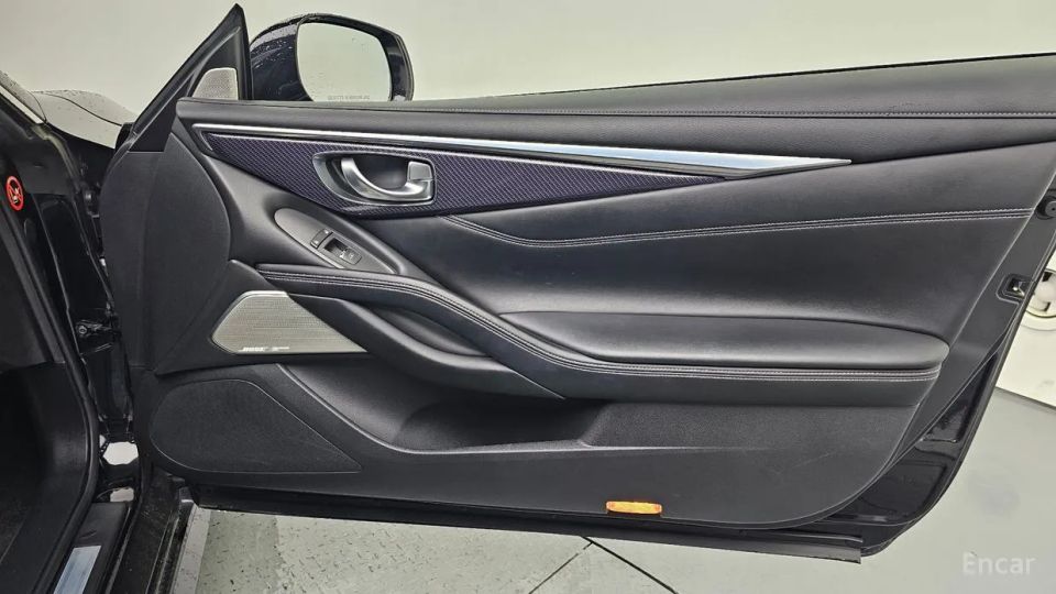 Infiniti Q60