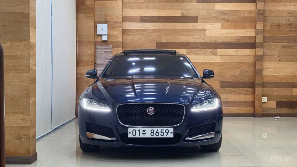 Jaguar xf