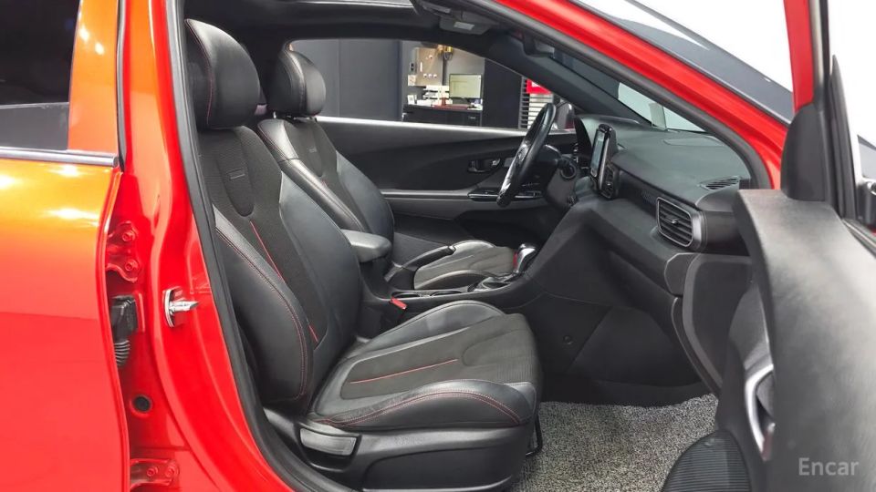Hyundai Veloster