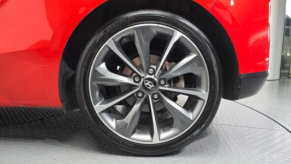 Hyundai Veloster