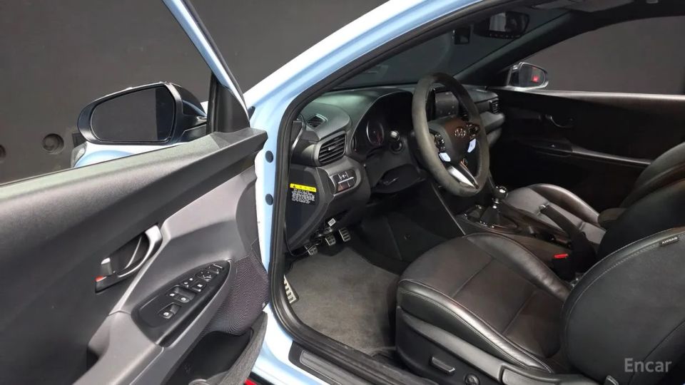 Hyundai Veloster