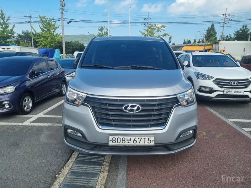 Hyundai Starex