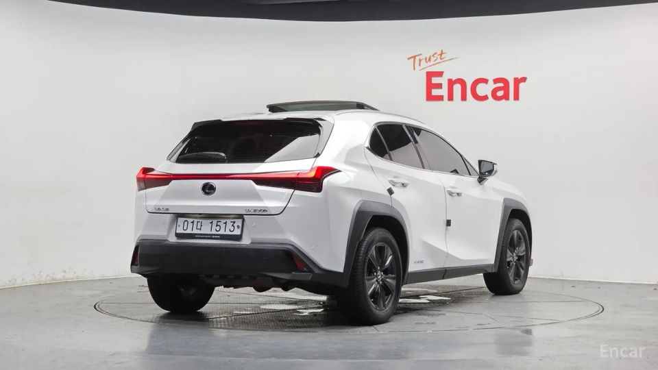 Lexus UX