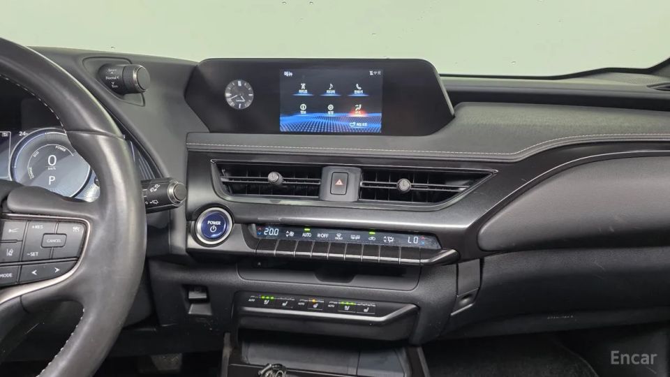 Lexus UX