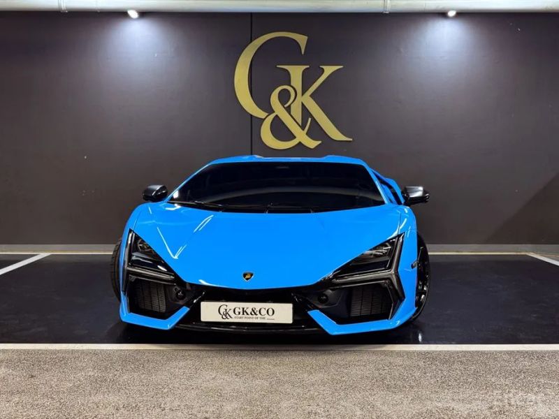 Lamborghini Revuelto