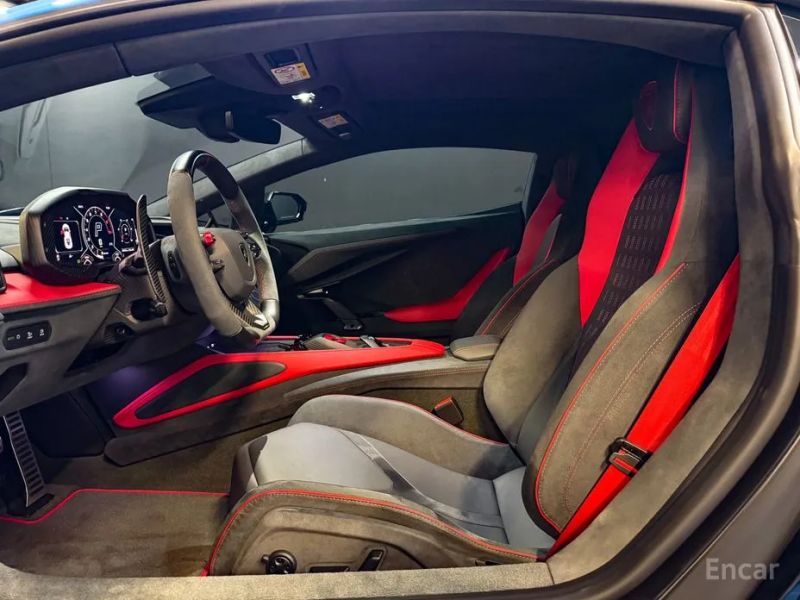 Lamborghini Revuelto