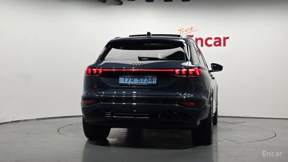 Audi SQ6 e-tron