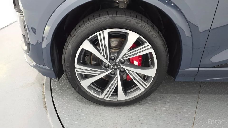 Audi SQ6 e-tron