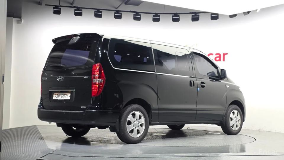 Hyundai Starex