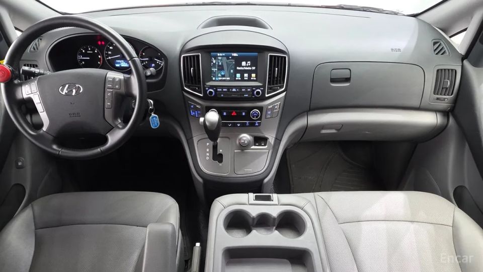 Hyundai Starex