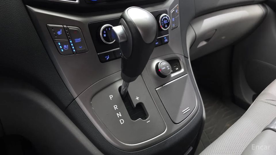 Hyundai Starex