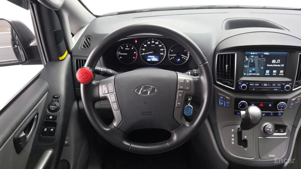 Hyundai Starex