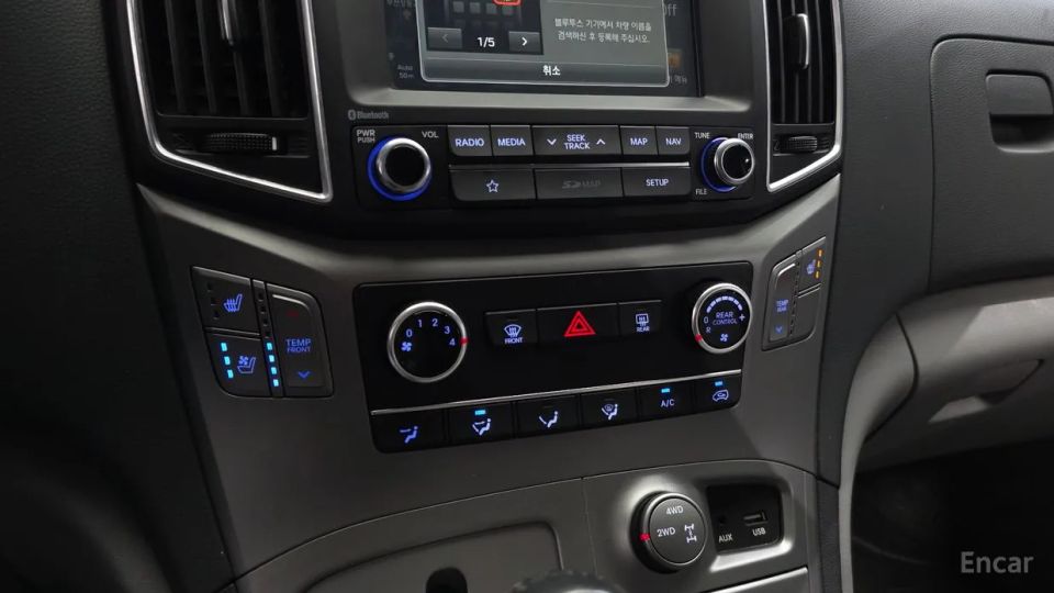 Hyundai Starex