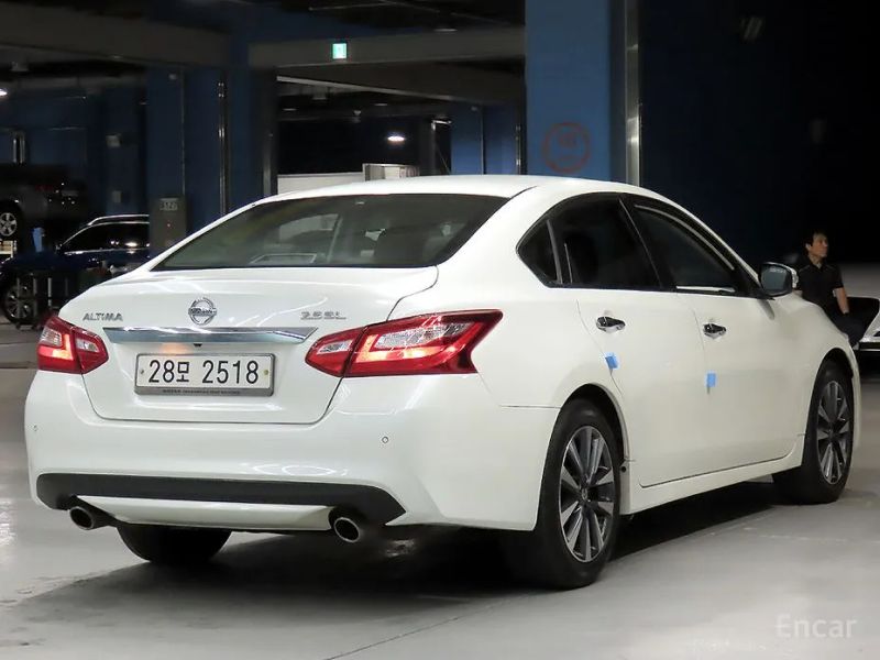 Nissan altima