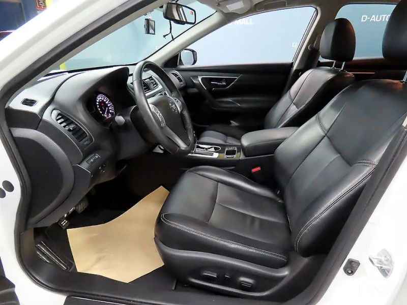 Nissan altima