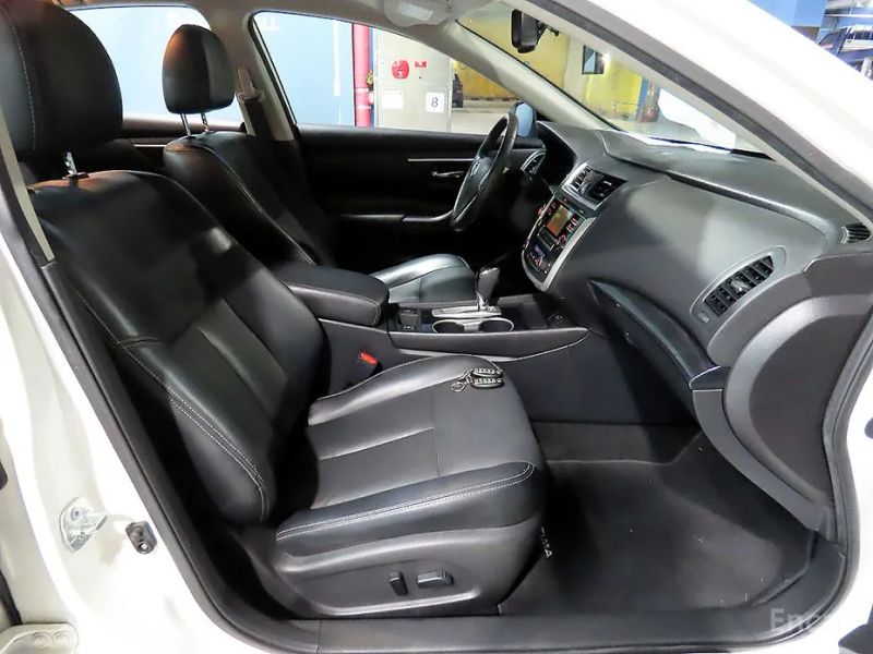 Nissan altima