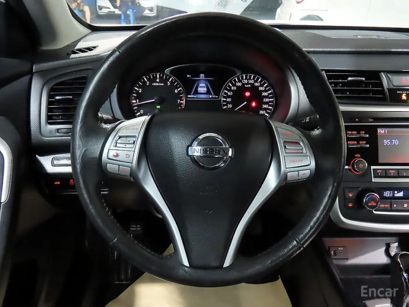Nissan altima