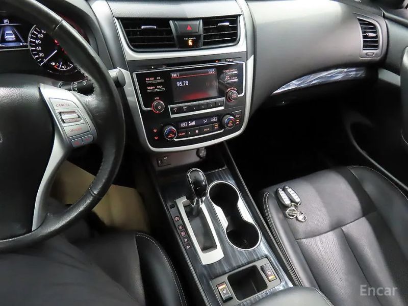 Nissan altima