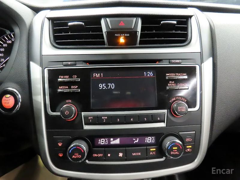 Nissan altima