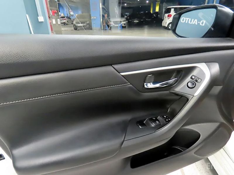 Nissan altima