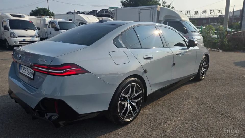BMW 5-series