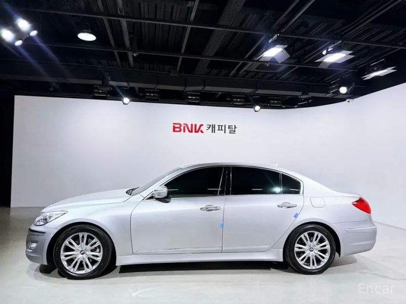 Hyundai Genesis