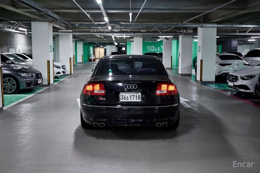 Audi S8