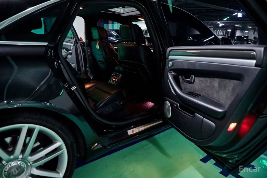 Audi S8