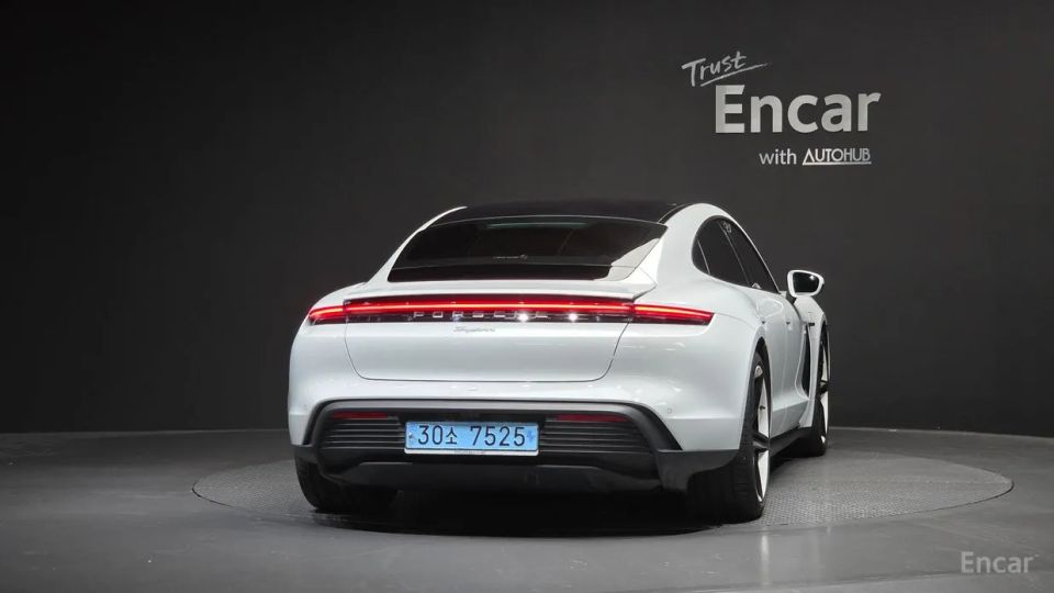 Porsche Taycan