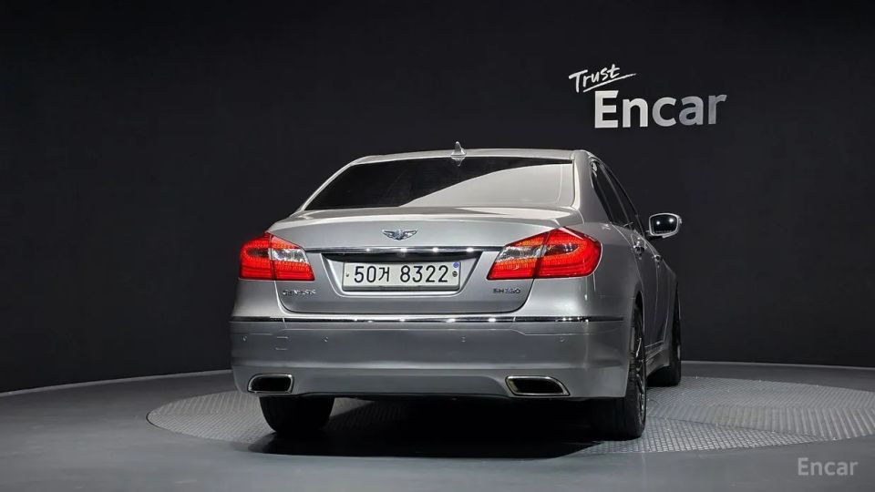 Hyundai Genesis