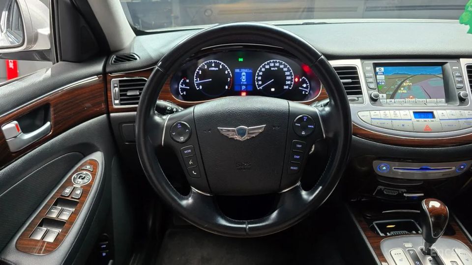 Hyundai Genesis