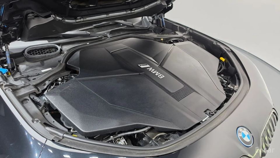 BMW i7