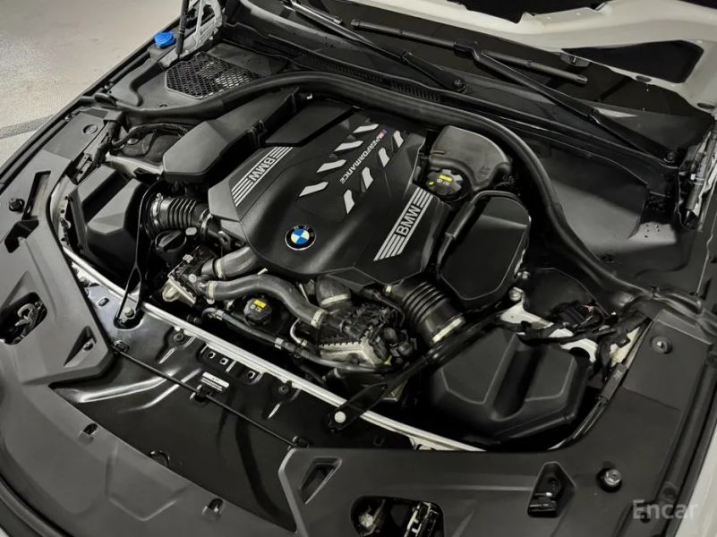 BMW 8-series