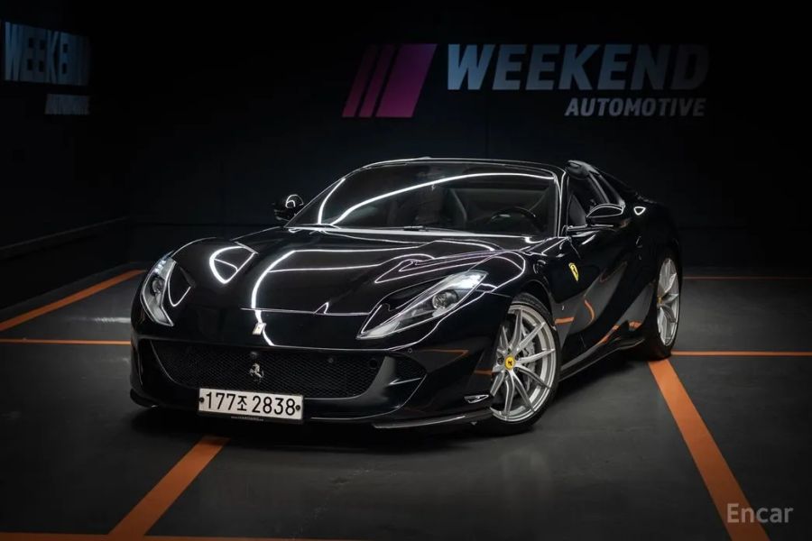 Ferrari 812