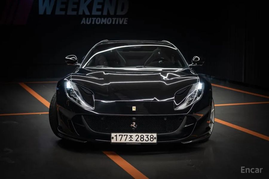 Ferrari 812